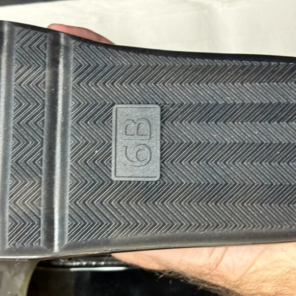 Pre-worn MINT Tory Burch Women's Size 6 Black Bubble Jelly Sandals - Picture 3 of 9